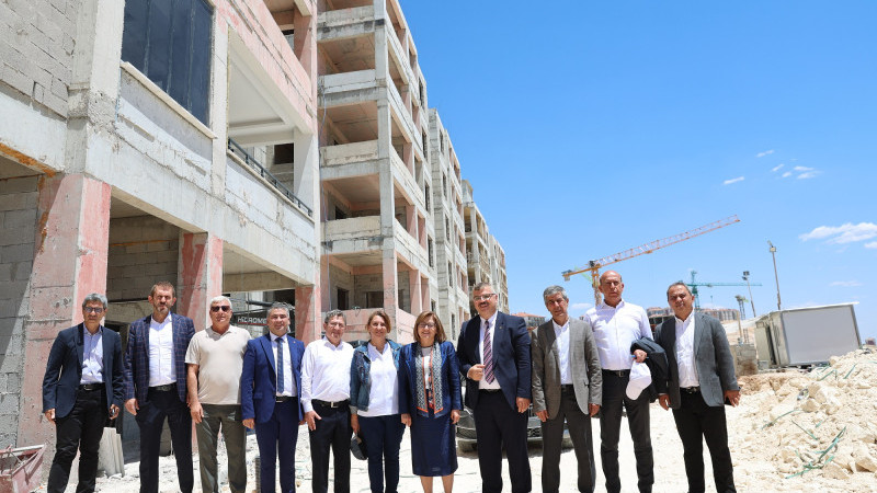 ŞAHİN’DEN OSB ÇALIŞANLARI İÇİN YENİ SOSYAL KONUT MÜJDESİ