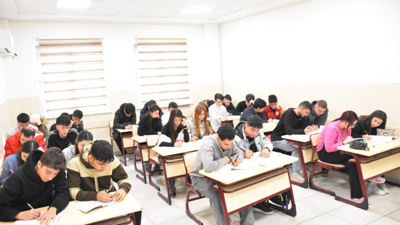 YKS VE LGS ADAYLARINA ÜCRETSİZ DERSHANE DESTEĞİ