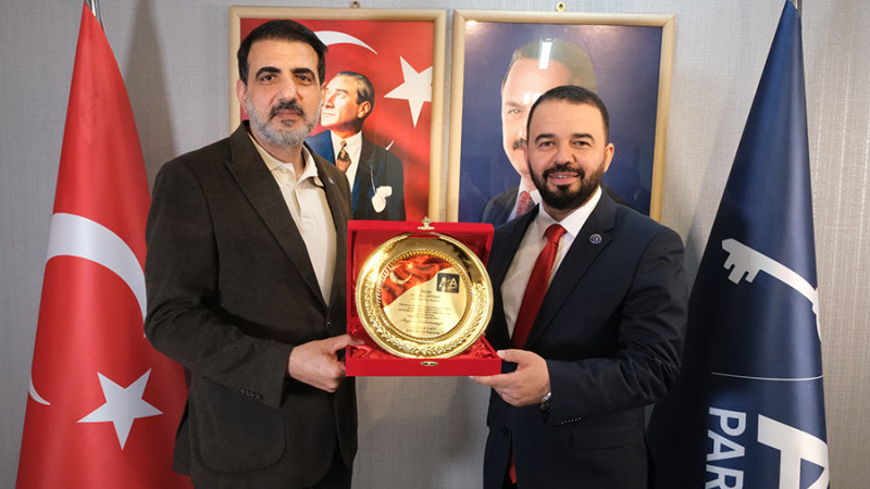 ÜZÜMCÜ’DEN İL YÖNETİMİNE VE DURAN’A TEŞEKKÜR PLAKETİ