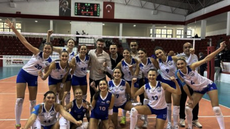 Merinos Voleybol takımı rahat kazandı