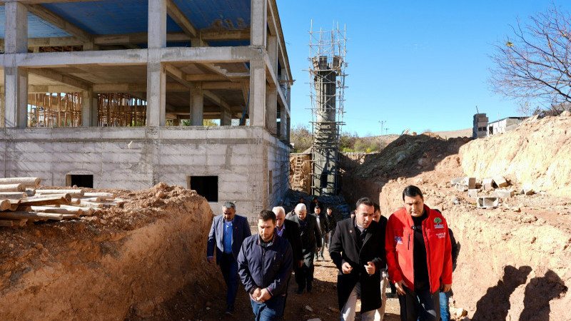 BAŞKAN YILMAZ, CAMİ İNŞAATLARINDA İNCELEMELERDE BULUNDU