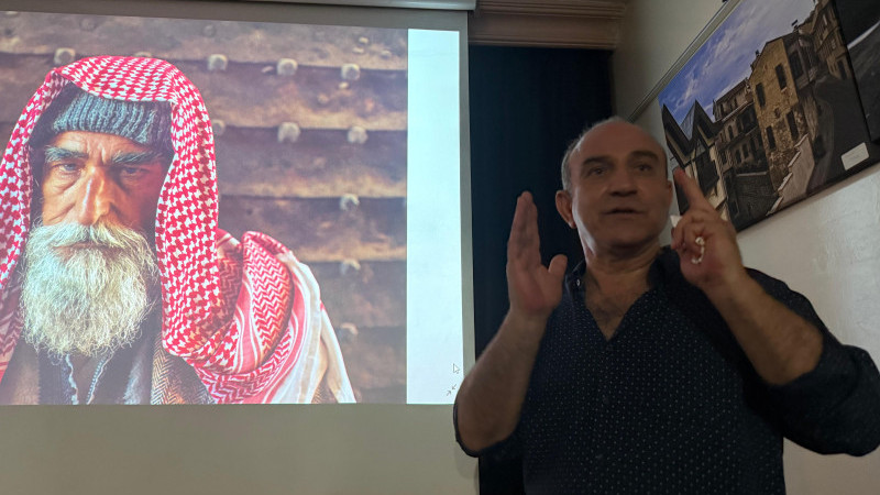 Beyhan Özdemir’den “fotoğraf okuma” sunumu