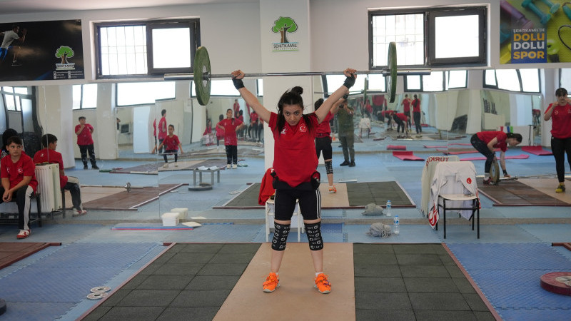 ŞEHİTKAMİL’DE HALTER KURSU AÇILDI