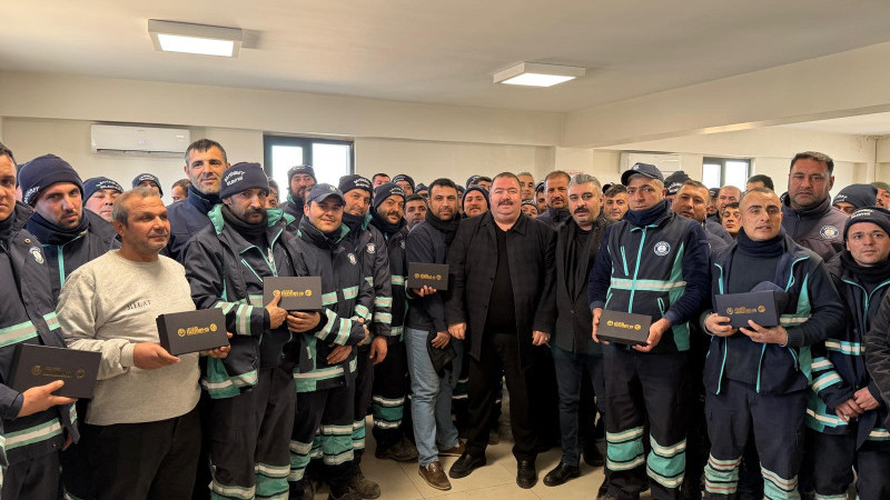 BAŞKAN HOŞAF ÜYELERİNİN YÜZÜNÜ GÜLDÜRÜYOR