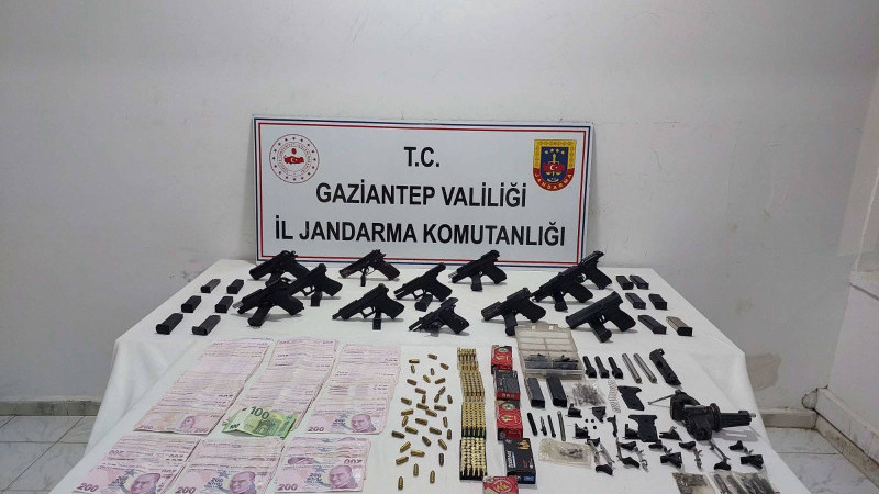 Silah kaçakçılarına baskın