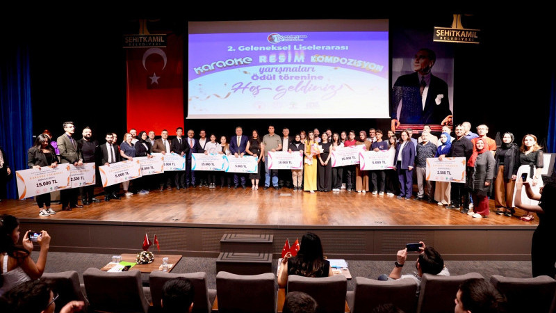 BAŞKAN YILMAZ, BAŞARILI ÖĞRENCİLERİ ÖDÜLLENDİRDİ