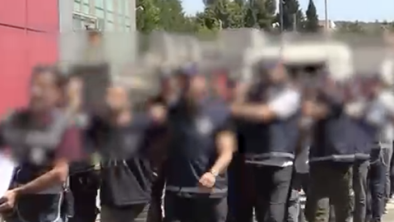 Sahte araç çetesini çökertti
