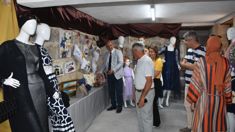ŞAHİNBEYLİ KADINLARIN HÜNERLİ ELLERİNDEN SANATA YOLCULUK