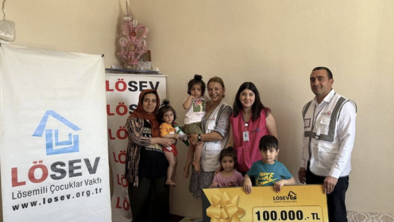 Gaziantepli Emeç Ailesi'ne LÖSEV'den anlamlı destek