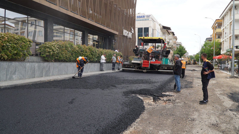 MÜCAHİTLER MAHALLESİ'NDE BOZUK YOLLAR YENİLENDİ