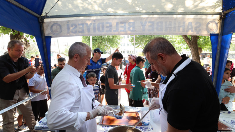 ŞAHİNBEY BELEDİYESİ AŞURE GELENEĞİNİ SÜRDÜRÜYOR