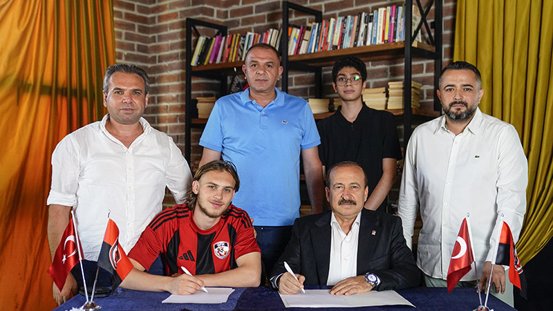 Enver Kulasin imzayı attı