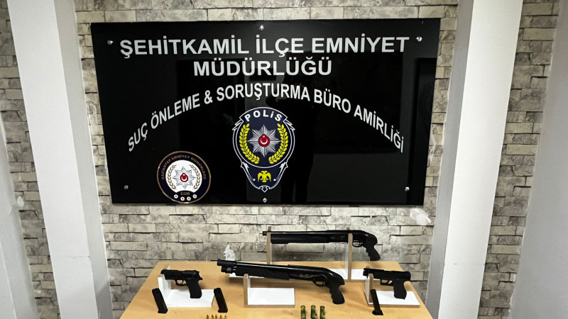 Ruhsatsız silahlar ele geçirildi