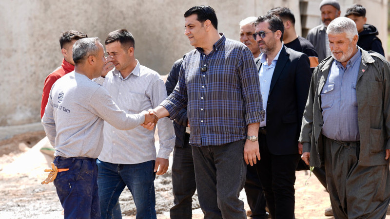 BAŞKAN YILMAZ’DAN SEYMENLİ VE AĞAÇLIBOYNO’YA DÜĞÜN ALANI FUTBOL SAHASI MÜJDESİ