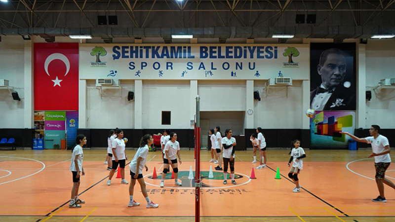 ŞEHİTKAMİL YAZ SPOR AKADEMİSİNE YOĞUN İLGİ