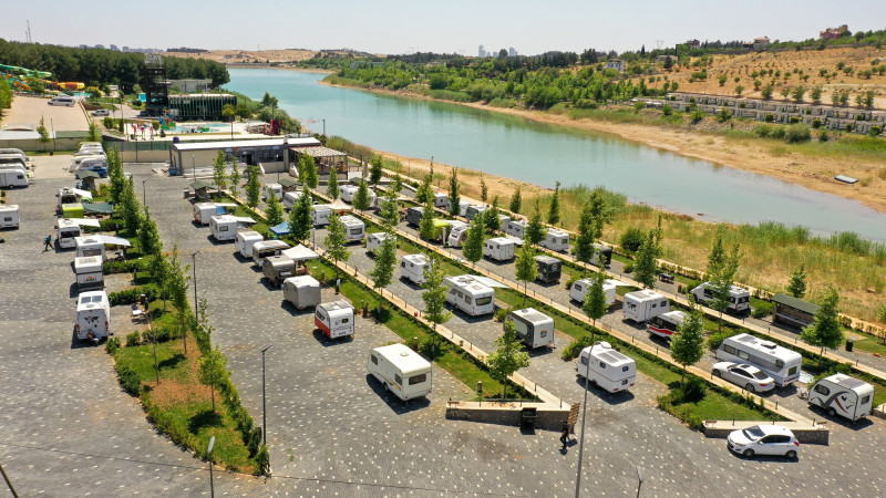 BÜYÜKŞEHİR’DEN DOĞA VE KONFORU BULUŞTURAN KARAVAN PARK!