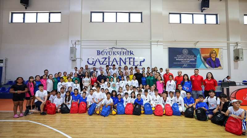 Şahin’den sporcu çocuklara ziyaret
