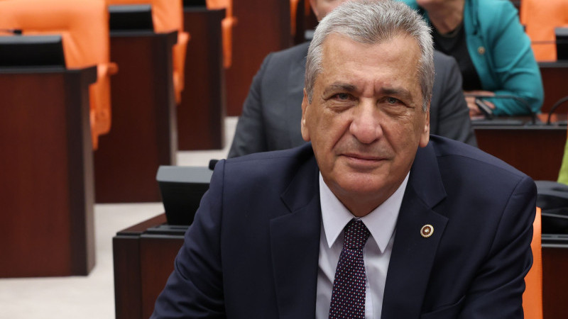 Öztürkmen: “Kaynak kitap sorunu, eğitimde eşitsizliğe neden oluyor”