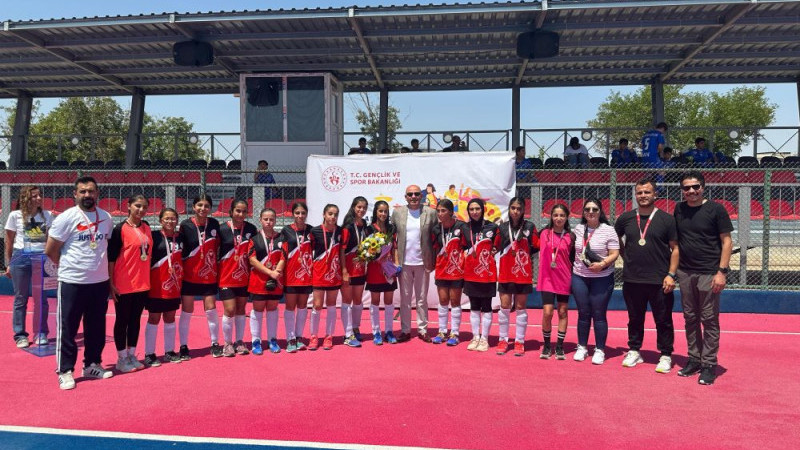 Volkan Group Bayan Hokey Takımı 2. Lig'e yükseldi