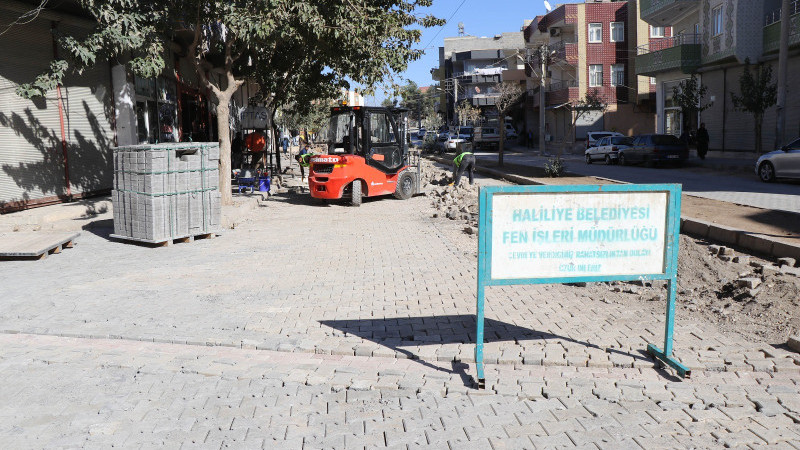 HALİLİYE BELEDİYESİ İLÇE GENELİNDE YOL ÇALIŞMALARINI ARALIKSIZ SÜRDÜRÜYOR