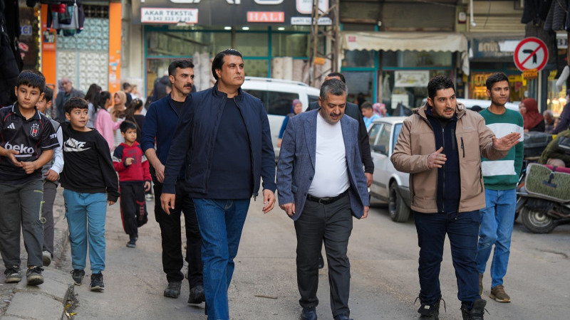 BAŞKAN YILMAZ, KARŞIYAKA’DA HALKLA BULUŞTU