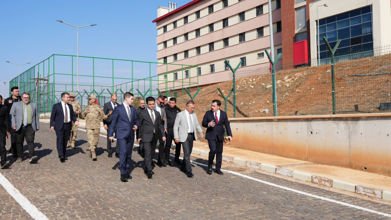 Vali Çeber, Oğuzeli Geri Gönderme Merkezi’nde incelemelerde bulundu