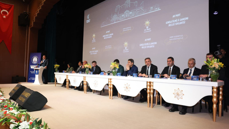 EYYÜP KADİR İNAN GAZİANTEP’TE TEŞKİLATLA BULUŞTU