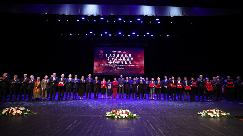 GAZİANTEP’E DEĞER KATANLAR ÖDÜLLENDİRİLDİ