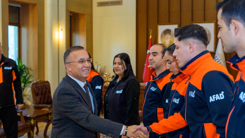 Vali Çeber, AFAD personellerini kabul etti