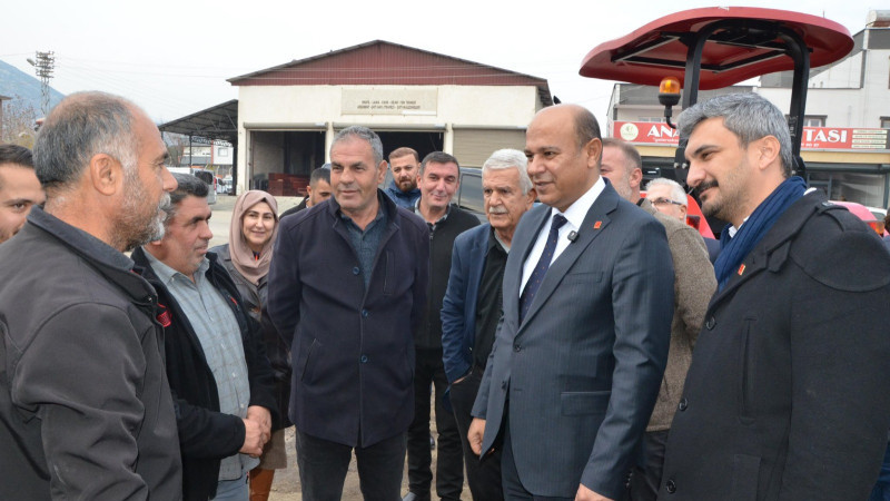 Acar İslahiye’de esnaf ve çiftçileri ziyaret etti