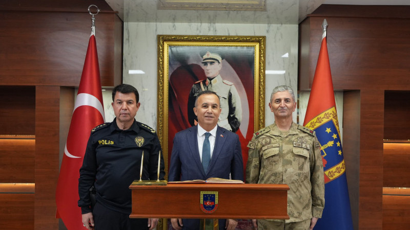 Vali Çeber’den jandarmaya ziyaret