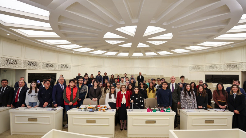 BAŞKAN ŞAHİN’İN ÖNCÜLÜĞÜNDE GENÇLERİN SESİ KARAR MASASINDA!