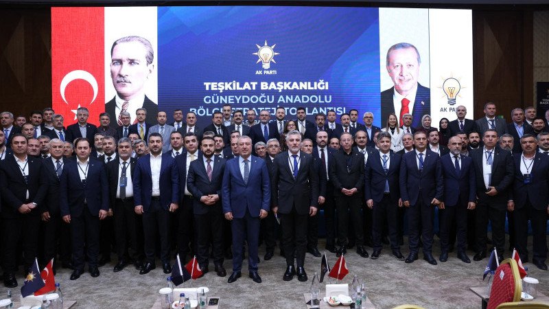 AK PARTİ’DEN GAZİANTEP’TE STRATEJİ ZİRVESİ