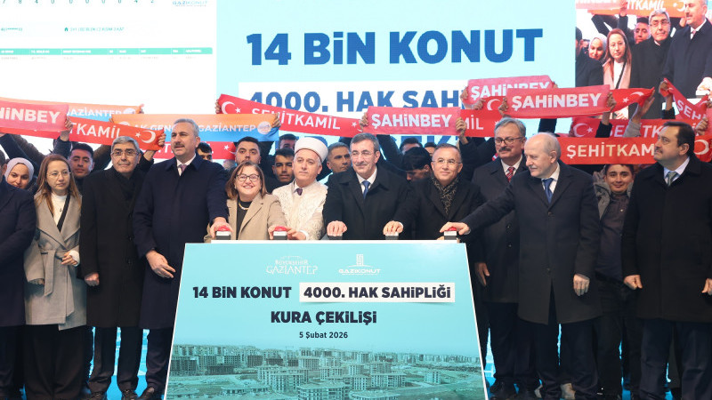 BÜYÜKŞEHİRDEN MİTİNG GİBİ KURA ÇEKİMİ