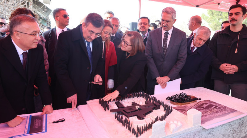 CEVDET YILMAZ, DEPREM ANMA MÜZESİ PROJE ALANINI ZİYARET ETTİ