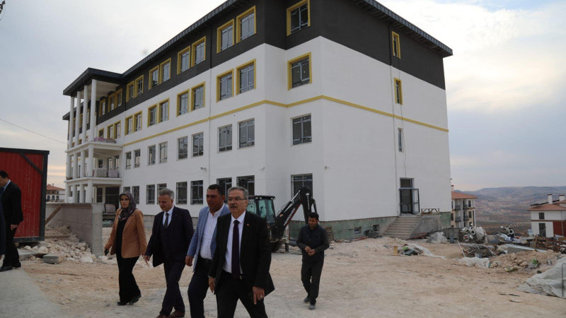 Depremin yaraları eğitimde güçlenerek sarıldı