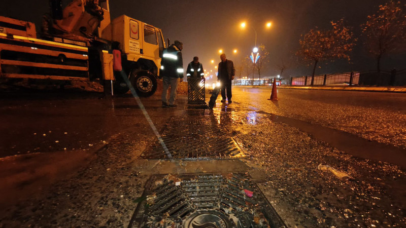 ŞUSKİ ekipleri yoğun yağışlara karşı 7/24 sahada