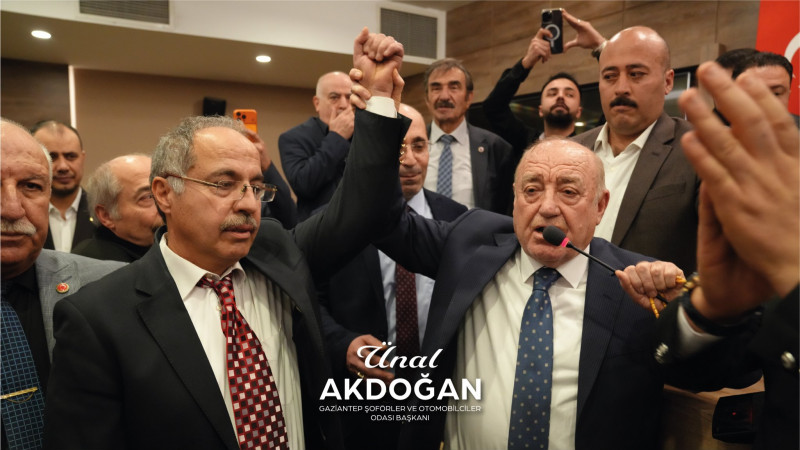 Akdoğan Demirbilek’i kutladı