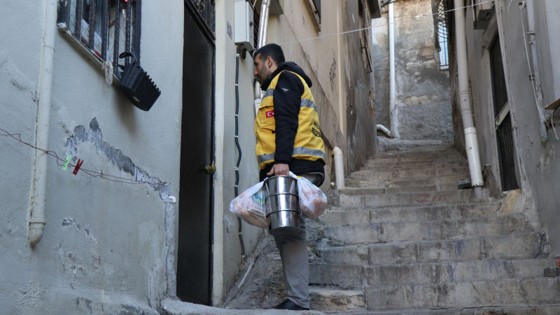 HALİLİYE’DE EVLERE İFTAR İKRAMI DEVAM EDİYOR