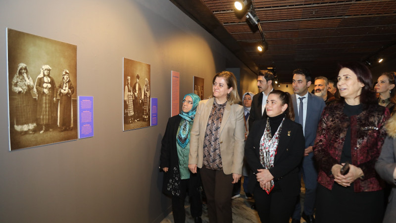 “19. ASIRDA OSMANLI COĞRAFYASINDA KADIN” SERGİSİ ZİYARETE AÇILDI