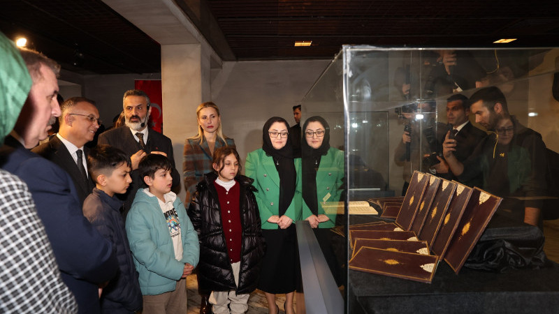 MUKADDES ESERLER II: HAREMEYN HATIRALARI, KUTSAL YOLCULUĞUN İZLERİ SERGİSİ AÇILDI