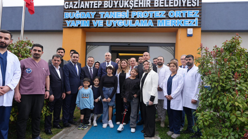 Bakan Işıkhan Protez-Ortez Merkezini ziyaret etti