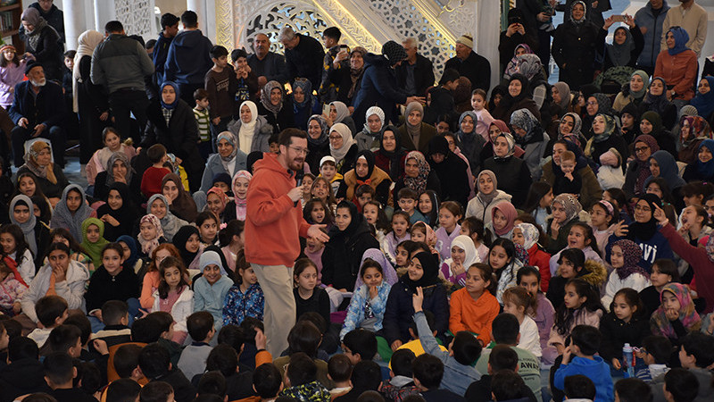 Çocuklar Şahinbey Millet Camii’nde buluştu