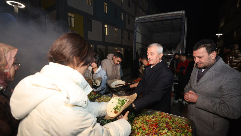 TAHMAZOĞLU ÖĞRENCİLERLE SAHURDA BULUŞTU