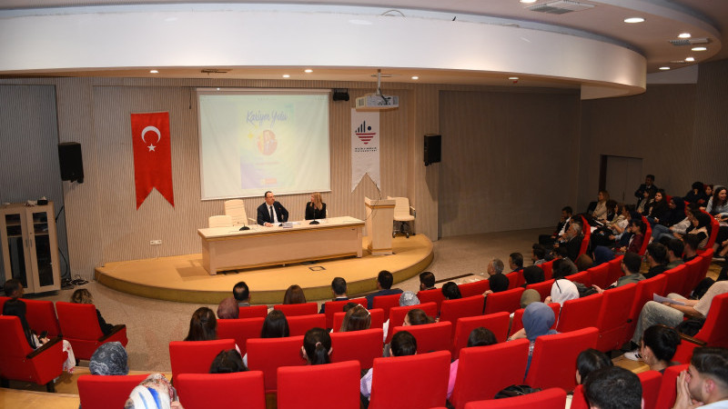 Mustafa Topçuoğlu, Kilis’te üiversitelilerle buluştu