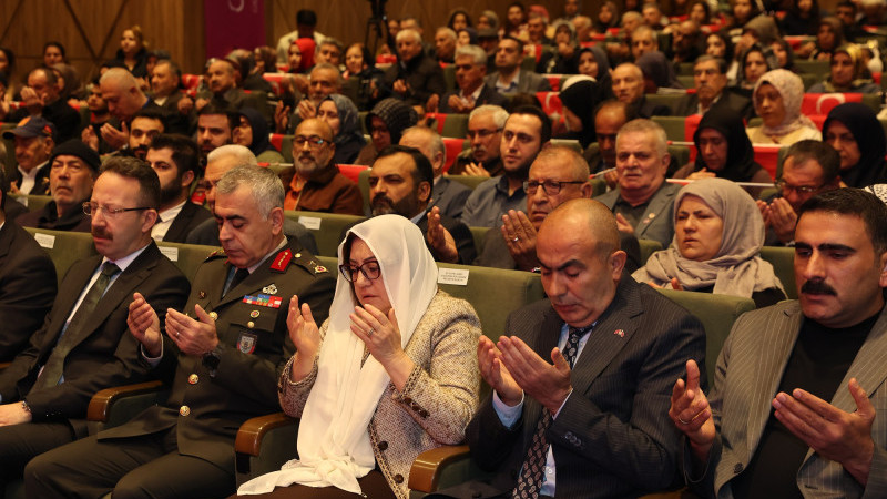 BAŞKAN ŞAHİN, ŞEHİT AİLELERİ VE GAZİLERLE BULUŞTU