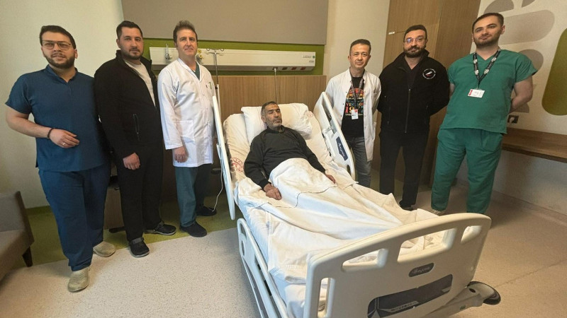 8,5 kiloluk böbrek 30 dakikada alındı