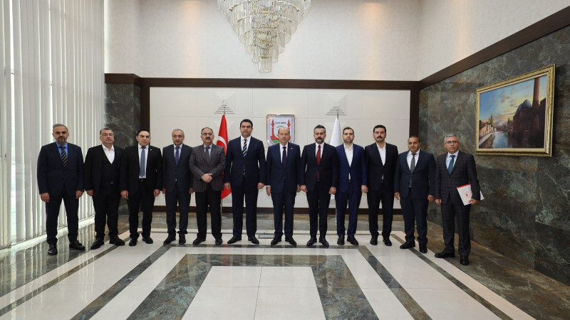 Ersin Tatar’dan Şanlıurfa Büyükşehir Belediyesi’ne ziyaret