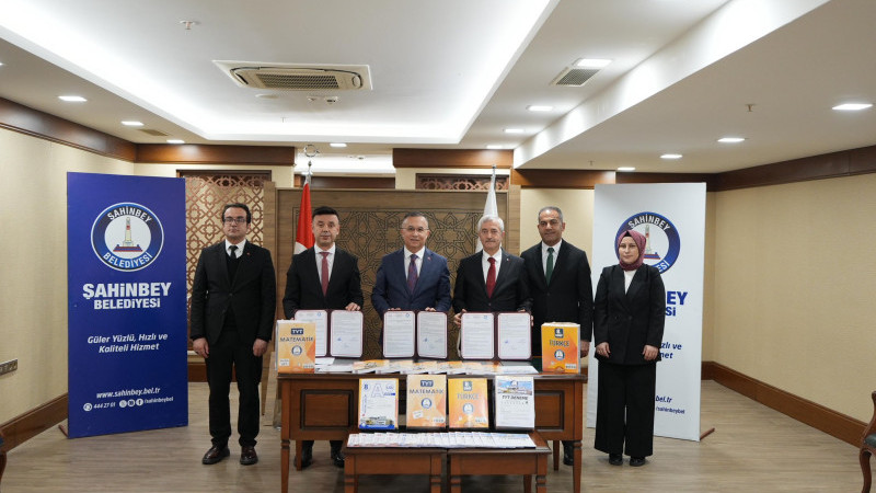 Şahinbey’de öğrencilere büyük eğitim desteği