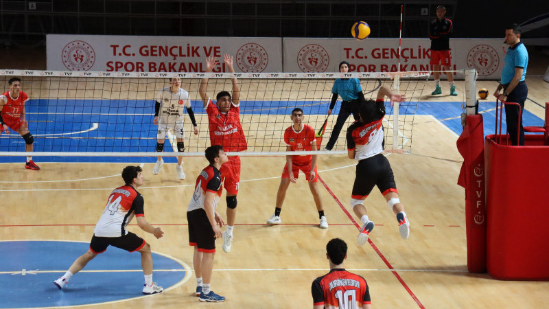 ŞANLIURFA BÜYÜKŞEHİR BELEDİYESİ GENÇ ERKEKLER VOLEYBOL TAKIMI YARI FİNALE ÇIKTI